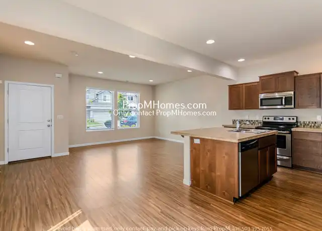 Property at 15488 SW Applewood Ln, Portland, OR, 97224, 3 beds, 2.5 baths, [object Object]