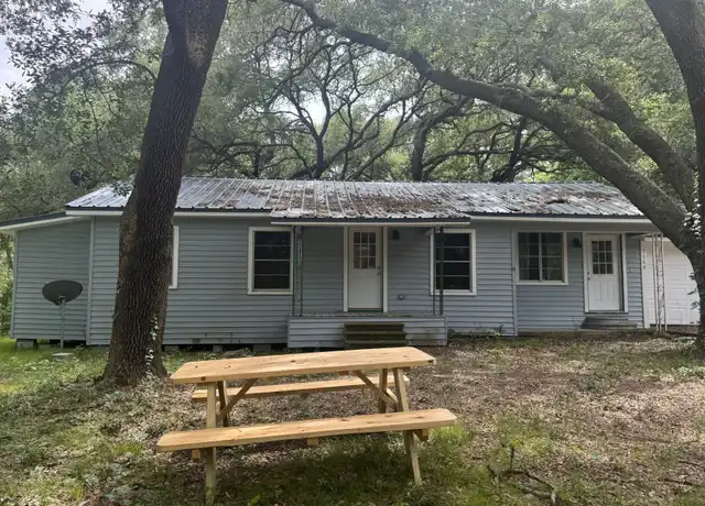 Property at 7148 Texas 75, Huntsville, TX, 77340, 3 beds, 1 bath, [object Object]