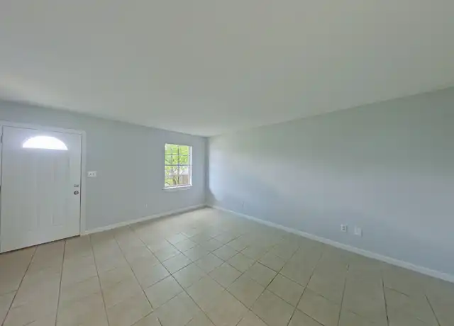 Property at 172 5th Ave, Shalimar, FL, 32579, 2 beds, 1.5 baths, [object Object]