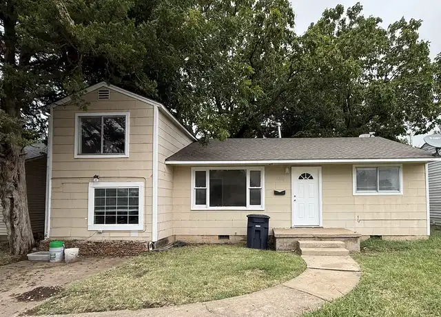 Property at 2614 W Oklahoma Ave, Enid, OK, 73703, 4 beds, 1 bath, [object Object]