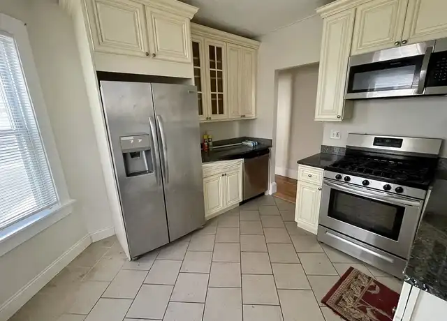 Property at 366 Crescent St Unit 1RB, Waltham, MA, 02453, 3 beds, 2 baths, [object Object]
