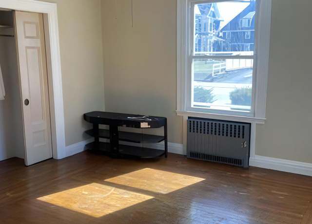 Photo of 215 W Elm St Unit 1, Brockton, MA 02301