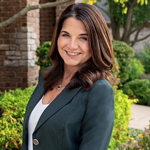 Stephanie Kazeos, Redfin Agent