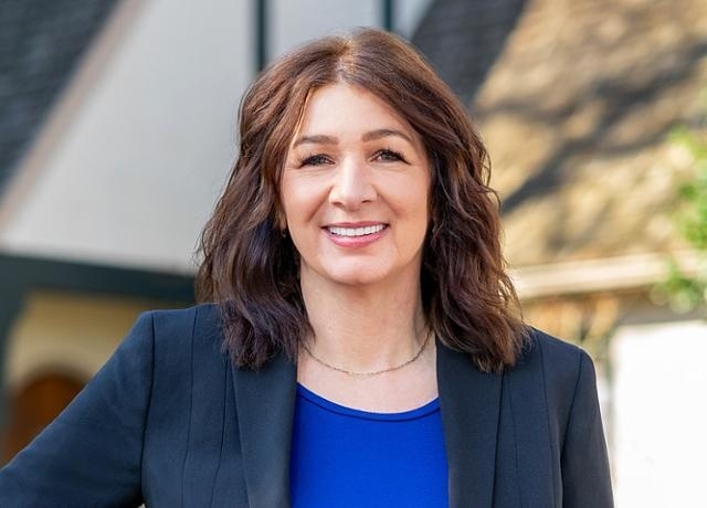 Sacramento Real Estate Agent Devone Tarabetz