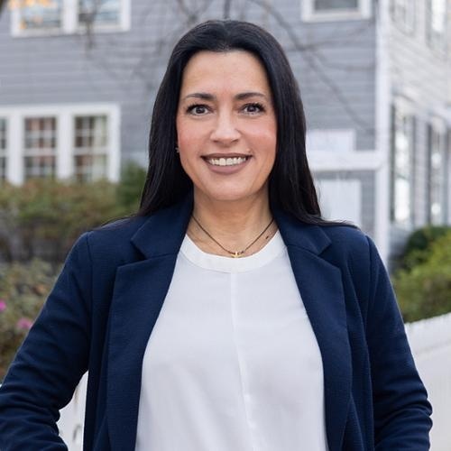 Lily Karvouni, Redfin Agent