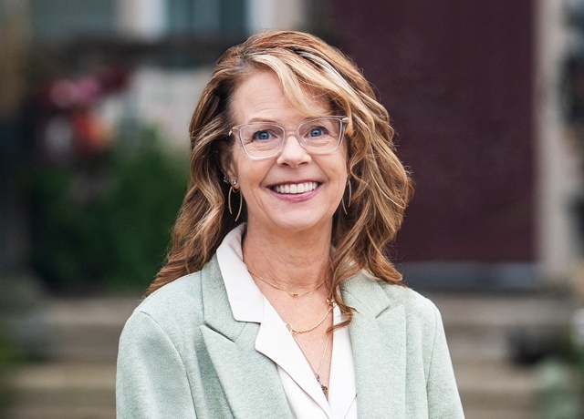 Seattle Real Estate Agent Dawne Talbott-Lloyd