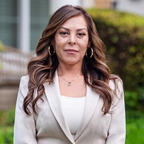 Barbara Estrella, Redfin Agent