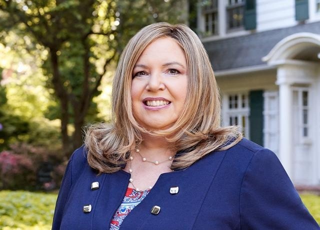 Connecticut Real Estate Agent Melissa Peet