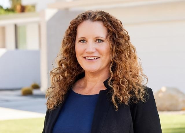 Palm Springs Real Estate Agent Gayla Selinger