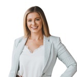 Nebraska Real Estate Agent Sara Harvey