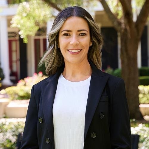 Cinthia Gonsales, Redfin Agent in Bay Hill