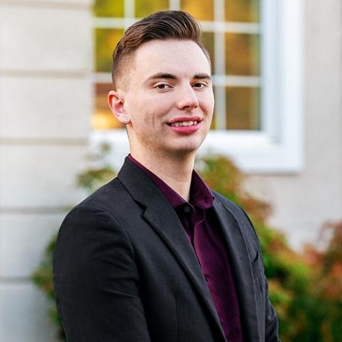 Michael Larson, Redfin Agent