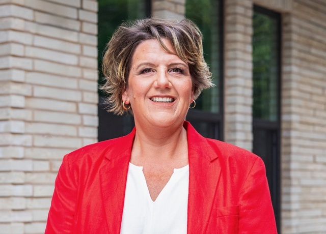 Jacksonville Real Estate Agent Dina Moeakiola