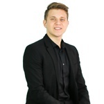 Alex Tomev, Partner Agent