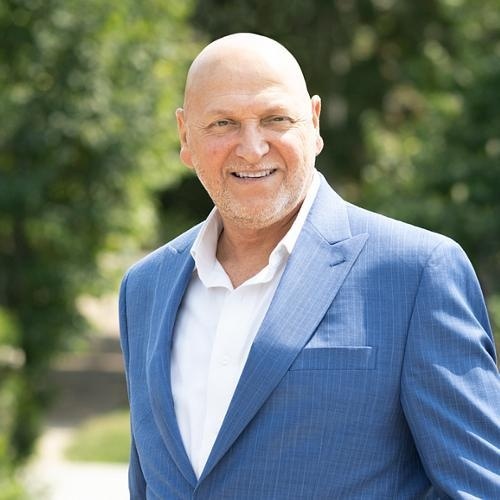 Ruben  Romero, Redfin Agent