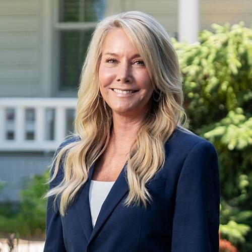 Joanna Vasquez, Redfin Agent