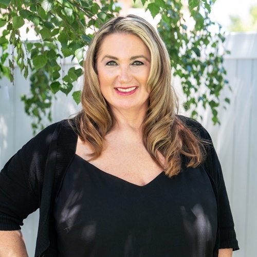 Claudia Gil, Redfin Principal Agent in Corona