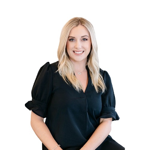 Caitlyn Vazquez - Real Estate Agent