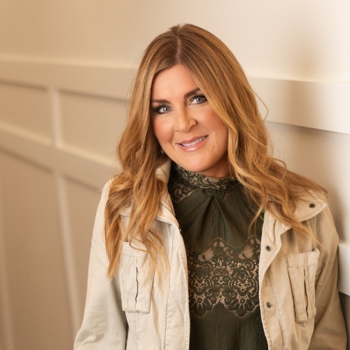 Andrea Vanhoof - Real Estate Agent