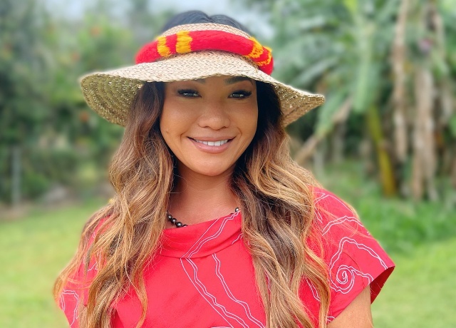 Hawaii Real Estate Agent Sloane Kini (R)