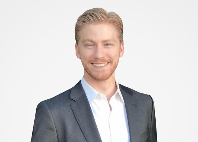 Seattle Real Estate Agent Evan Leonard