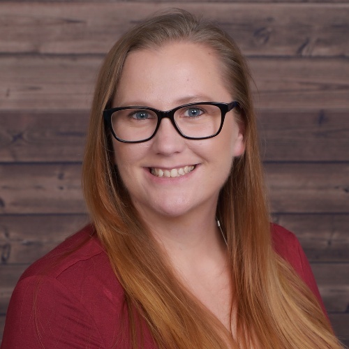 Julia Smyser - Real Estate Agent