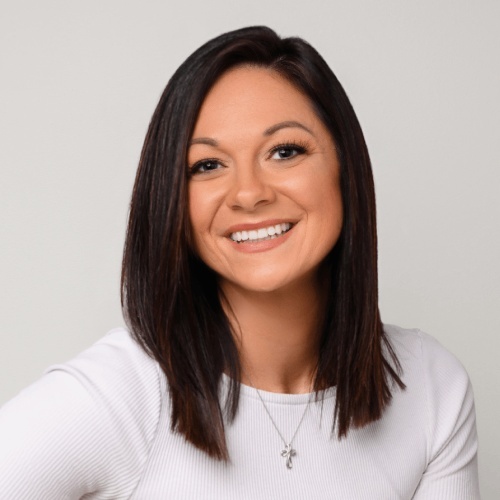 Ali Lopez - Real Estate Agent