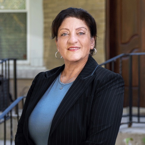 Niki Syllantavos, Redfin Agent in Chicago