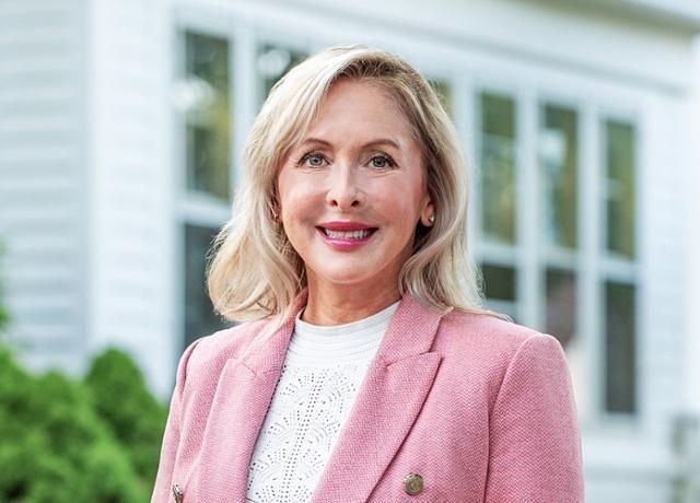 Detroit Real Estate Agent Julie Dunville
