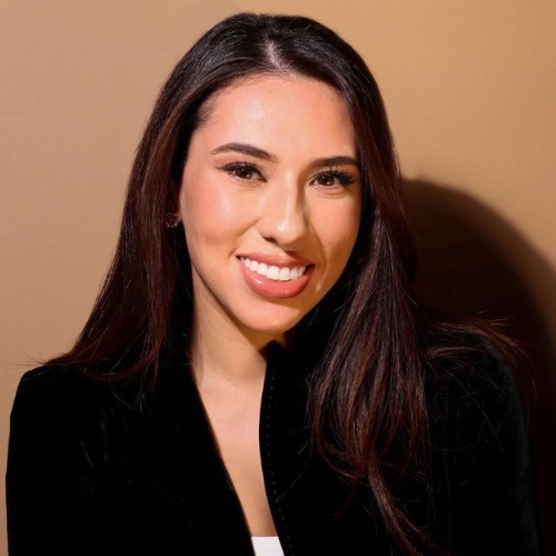 Raquel Guzman - Real Estate Agent