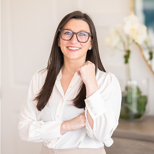 Grace Bennett - Real Estate Agent