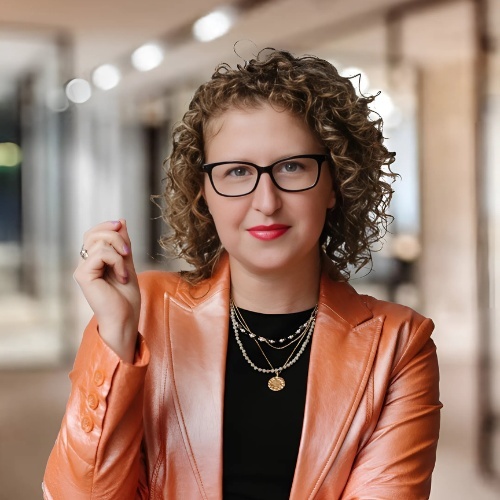 Nicole Pellegrini - Real Estate Agent