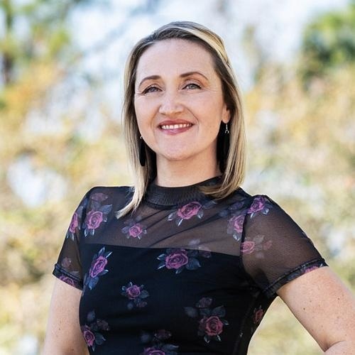Jennifer Velez, Redfin Agent