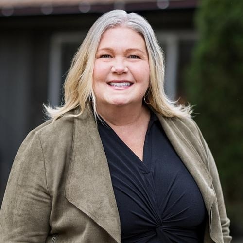 Lora Smith, Redfin Agent in Beaverton