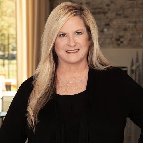 Laura Macon, Redfin Agent