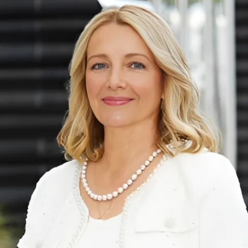 Lisa Peretti - Real Estate Agent