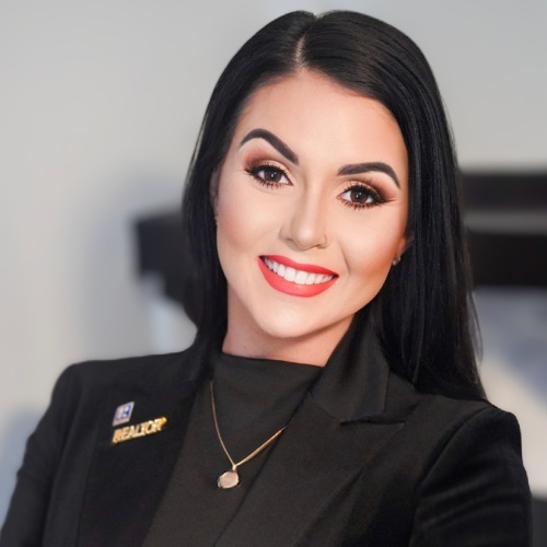Hannah Lynn Wallace - Real Estate Agent