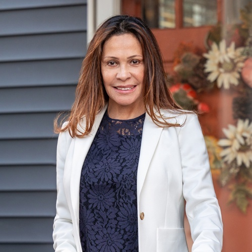 Lili Gray, Redfin Agent