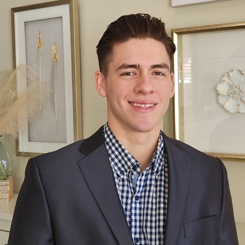 Ethan De La Cruz - Real Estate Agent