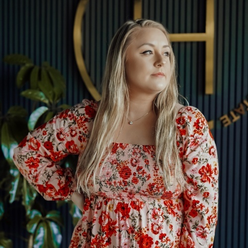 Emily Maahs - Real Estate Agent