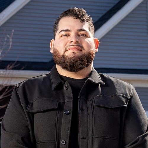 Tomas Aboytes, Redfin Agent