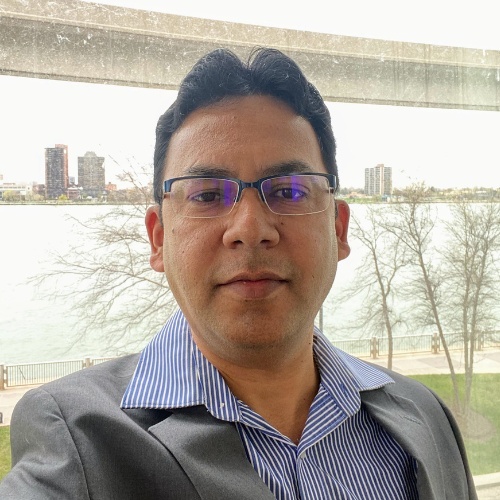 Vivek Kumar - Real Estate Agent