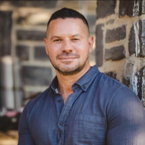 Yul Giraldo - Real Estate Agent