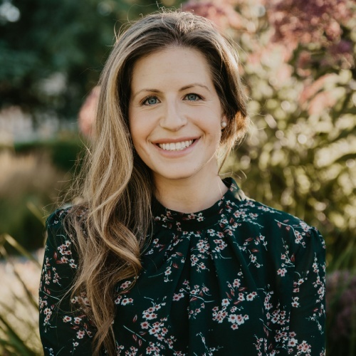 Tara Smith - Real Estate Agent