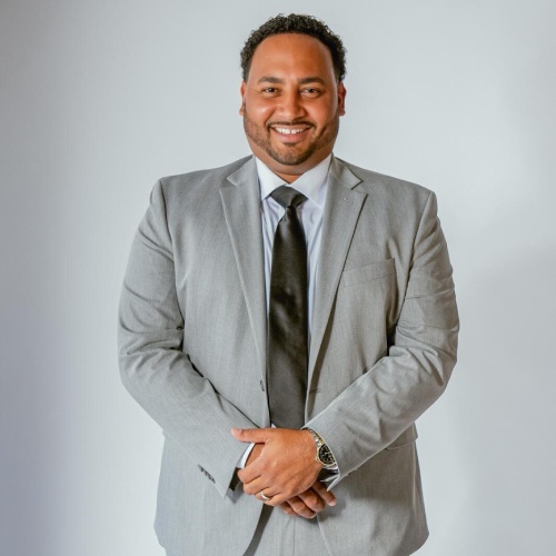 Roberto Serrano - Real Estate Agent