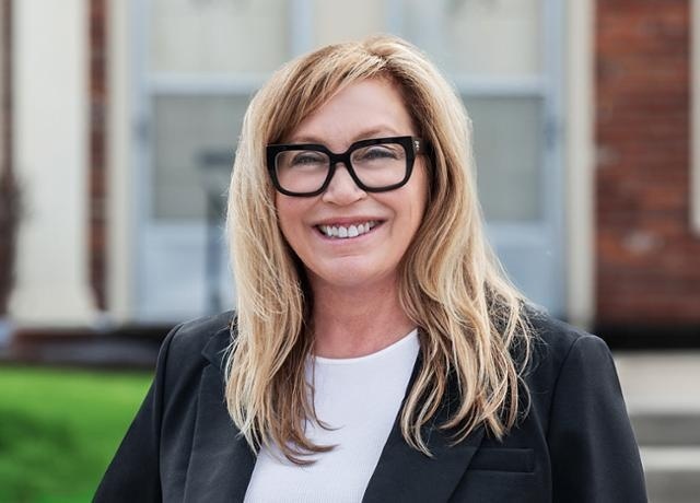 Kansas City Real Estate Agent Charmin Long