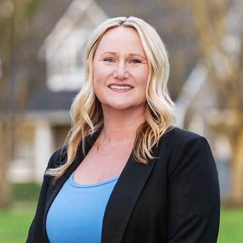 Emily Tjaarda, Redfin Agent