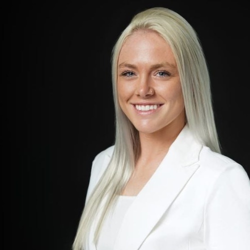 Elli Hanne - Real Estate Agent