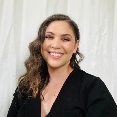 Carrie Nicholson - Real Estate Agent