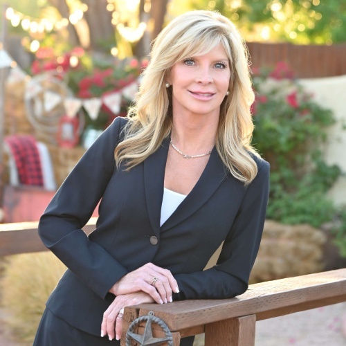Kelly Popovich - Real Estate Agent